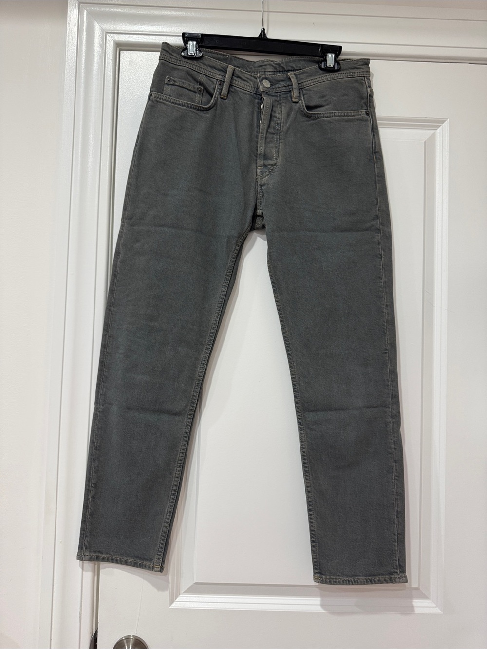Acne men’s tapered jeans 29/32
